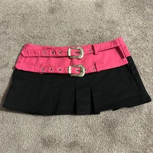 Mini skirt From Shein. Pink and black size Small